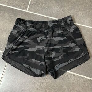 Athleta Printed Mesh Run Racer Short size Small